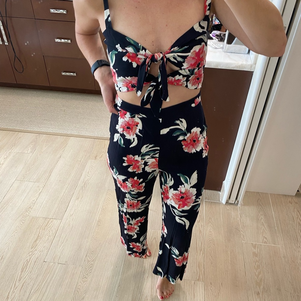 GORGEOUS OLIVACEOUS FLORAL SET